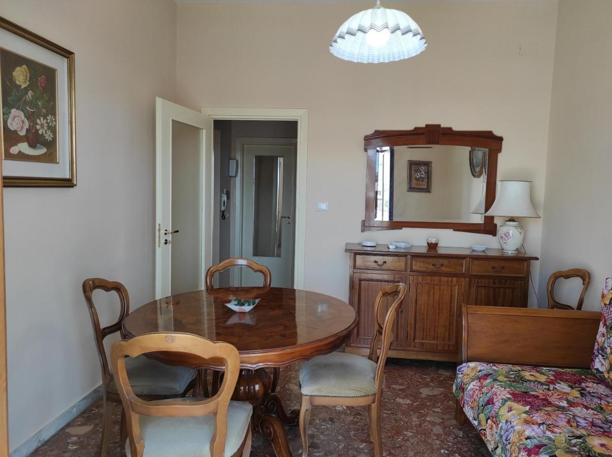Апартаменты La Colonna Holiday House Лечче Экстерьер фото