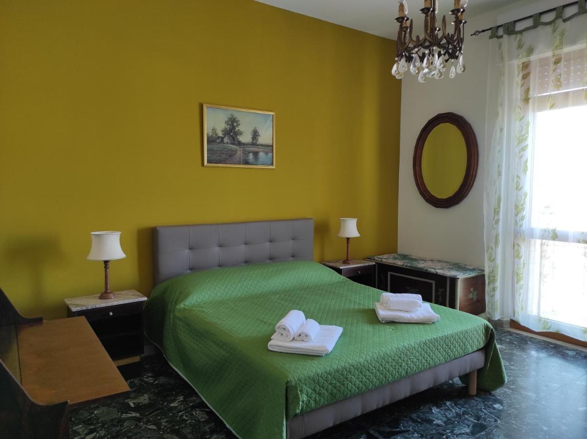 Апартаменты La Colonna Holiday House Лечче Экстерьер фото