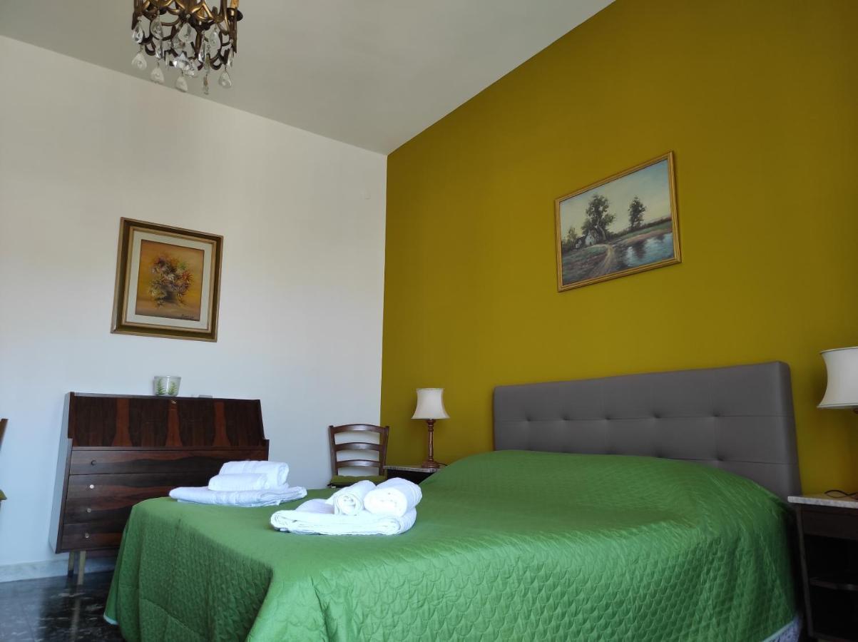 Апартаменты La Colonna Holiday House Лечче Экстерьер фото