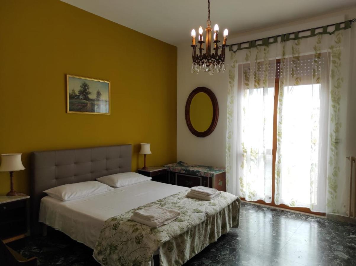 Апартаменты La Colonna Holiday House Лечче Экстерьер фото